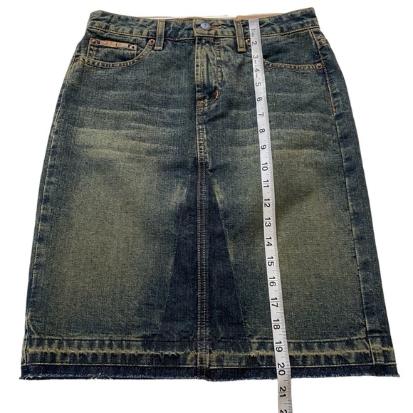l.e.i. Denim pencil skirt juniors size 1 distressed look with raw hem - Picture 11 of 13